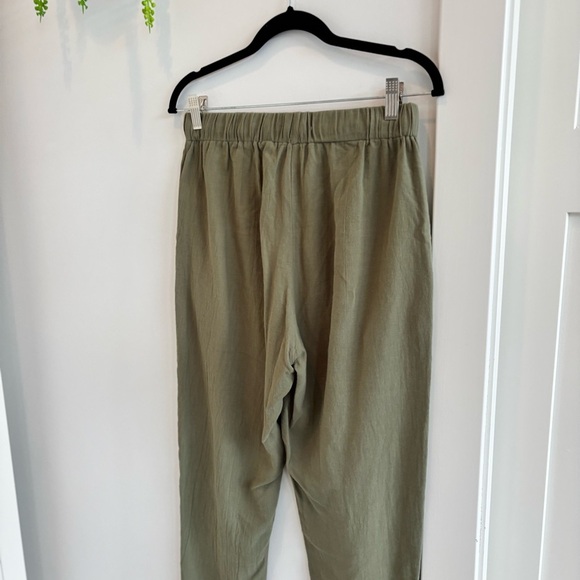 Everly Women's Olive Green Lightweight Cropped Pull On Pant Tie Waist Size Small - Picture 6 of 10